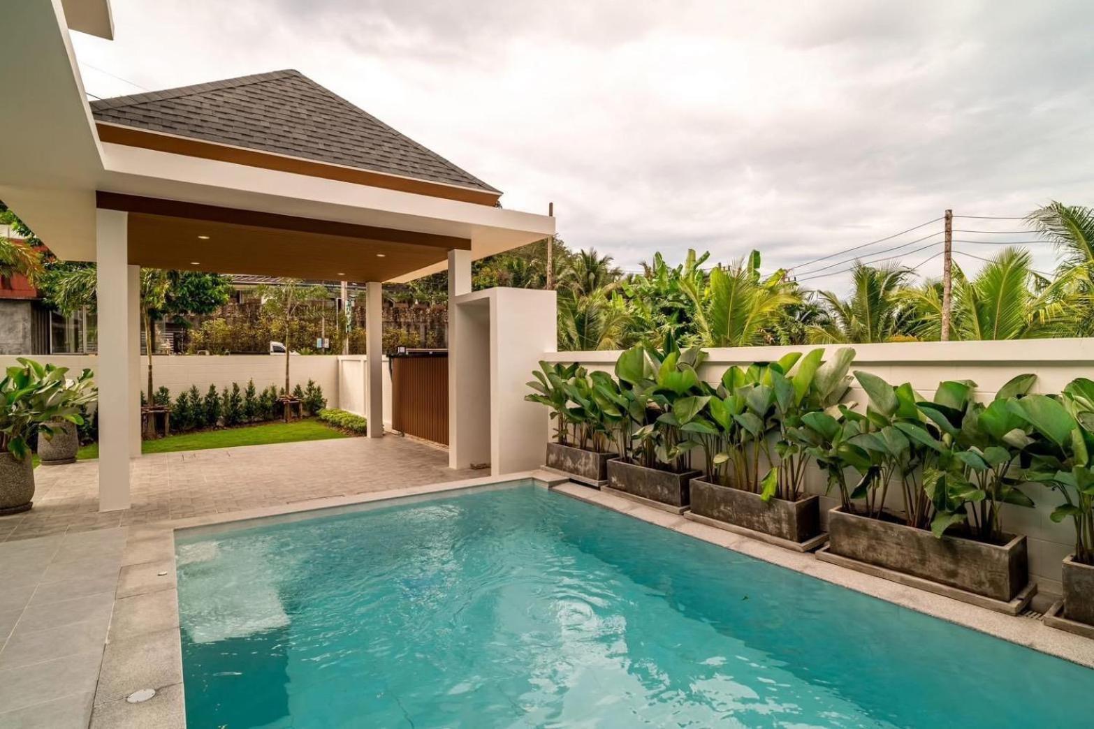 Relax Nai Yang Pool *